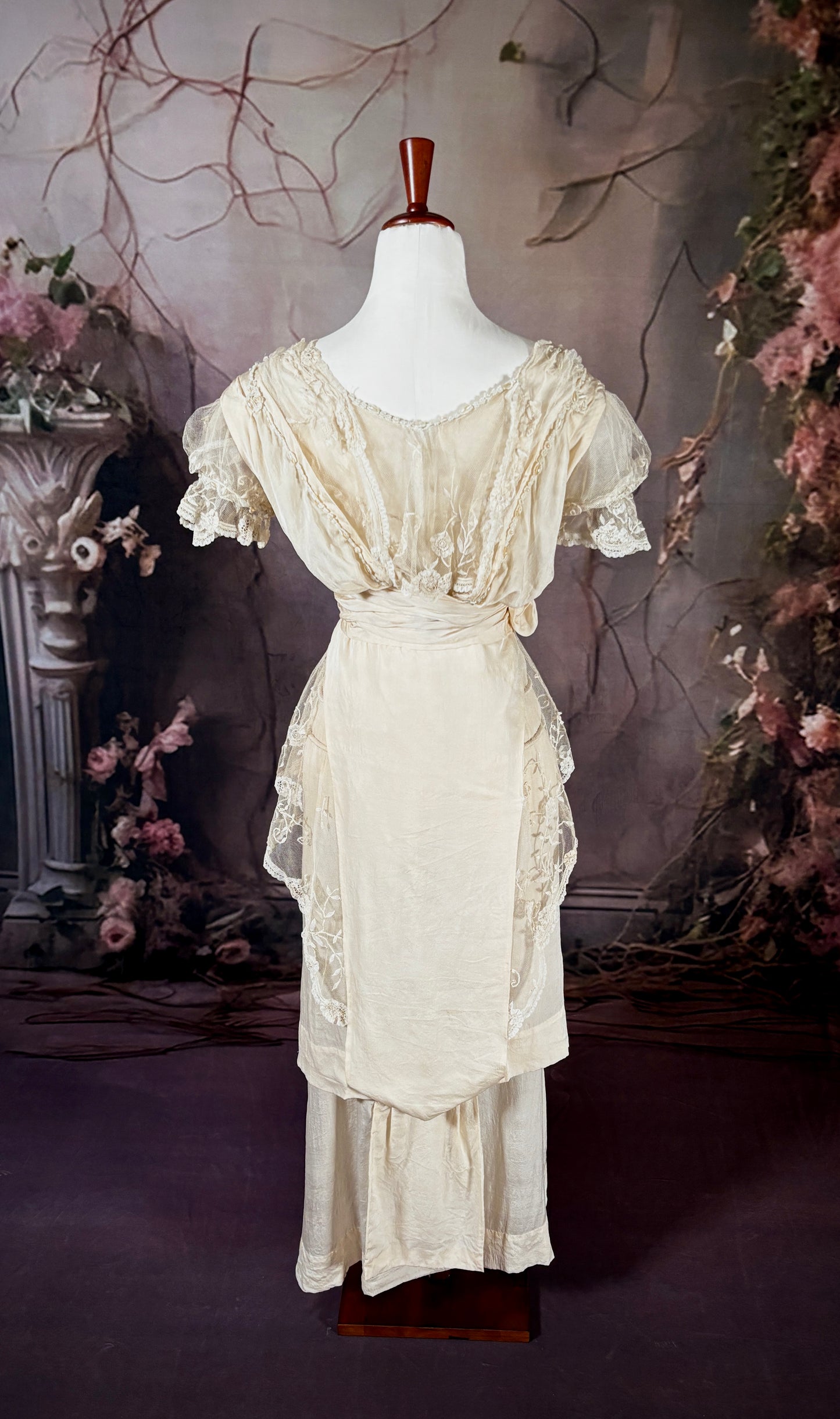 1900s Edwardian Silk Crepe & Tambour Emb. Tulle Wedding Dress