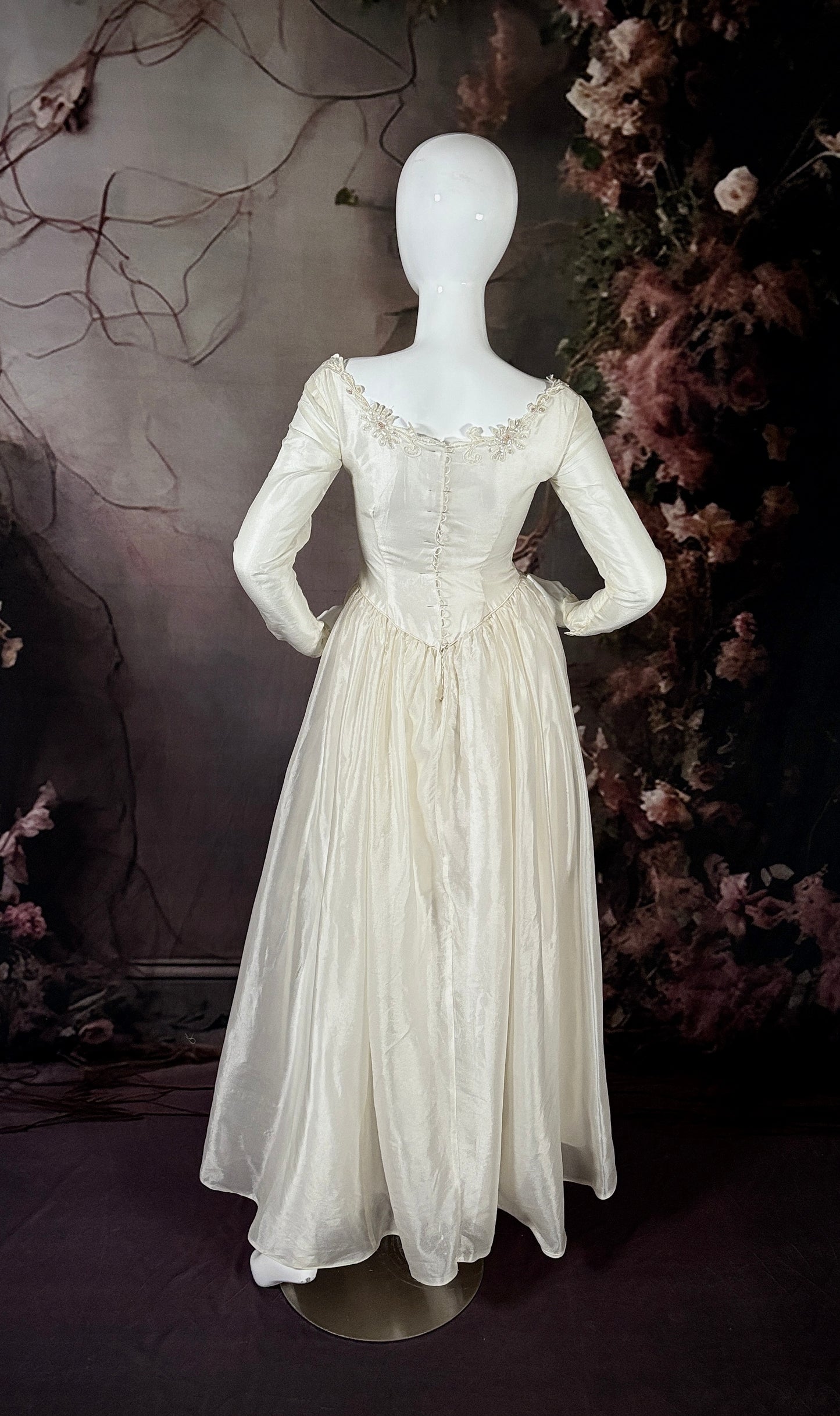 1960s Silk Shimmer Organza Wedding Dress W/Fitted Sleeves