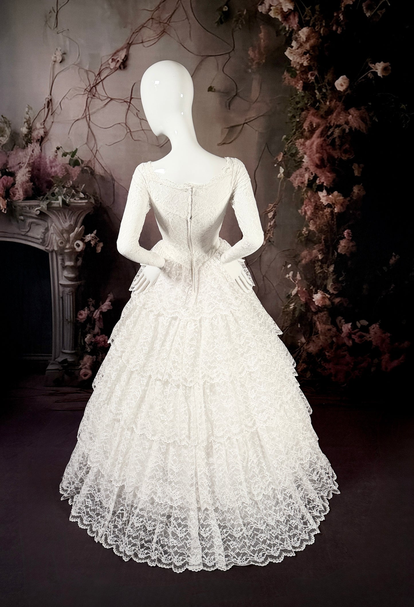 1950s Cupcake Tiered Lace Wedding Dress w/Brush Train
