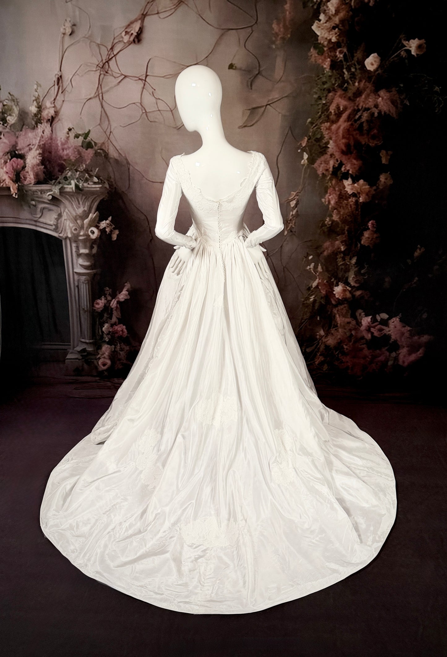 1950s Silk Taffeta & Lace Wedding Dress w/Trailing Train