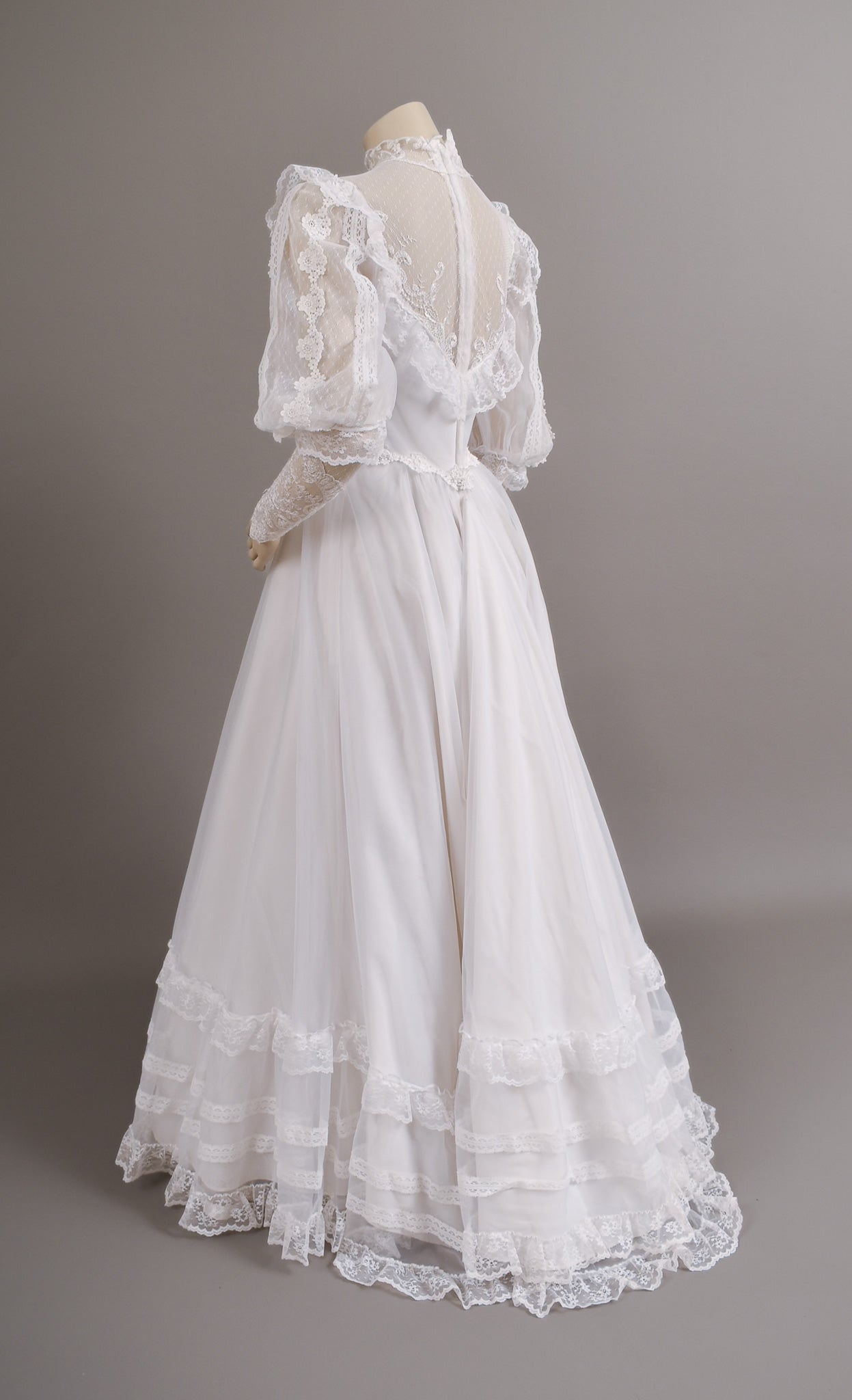 1970s Prairie Boho Wedding Dress, Swiss Lace & Silk w/Trailing Train Size 2/4