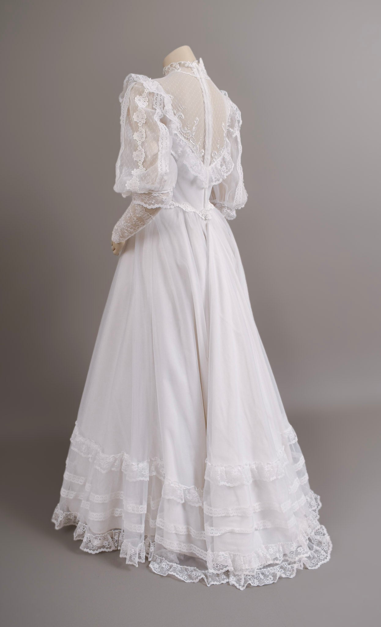 1970s Prairie Boho Wedding Dress, Swiss Lace & Silk w/Trailing Train Size w/Veil
