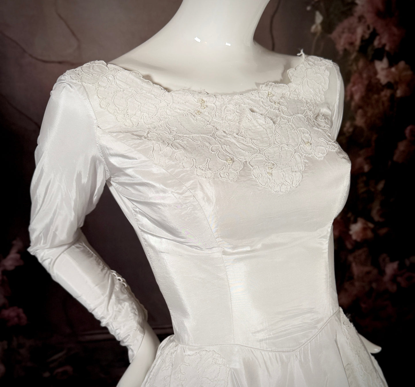 1950s Silk Taffeta & Lace Wedding Dress w/Trailing Train