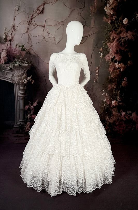 1950s Cupcake Tiered Lace Wedding Dress w/Brush Train