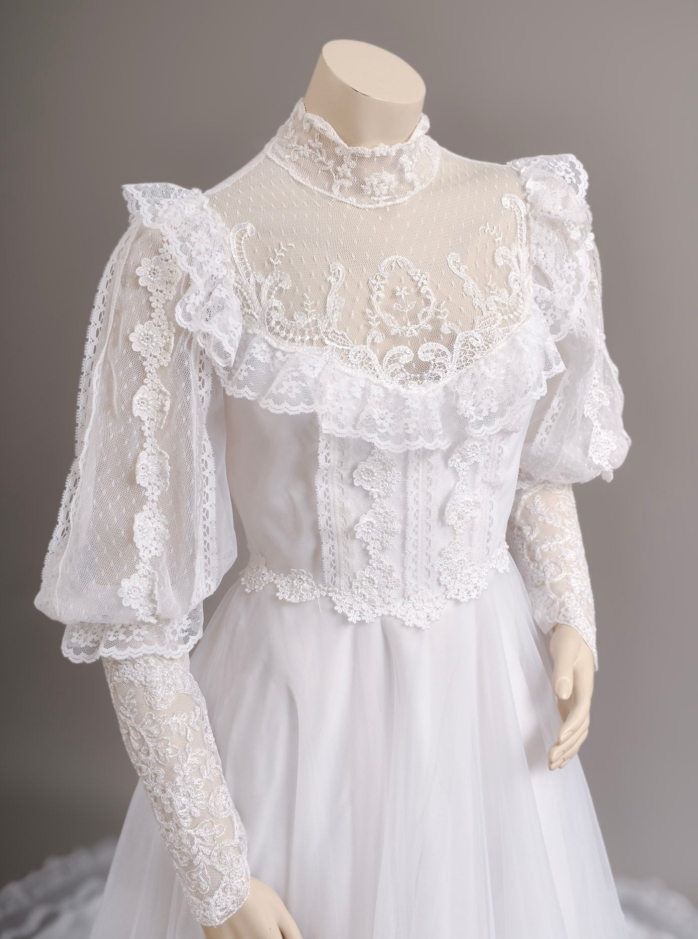 1970s Prairie Boho Wedding Dress, Swiss Lace & Silk w/Trailing Train Size w/Veil
