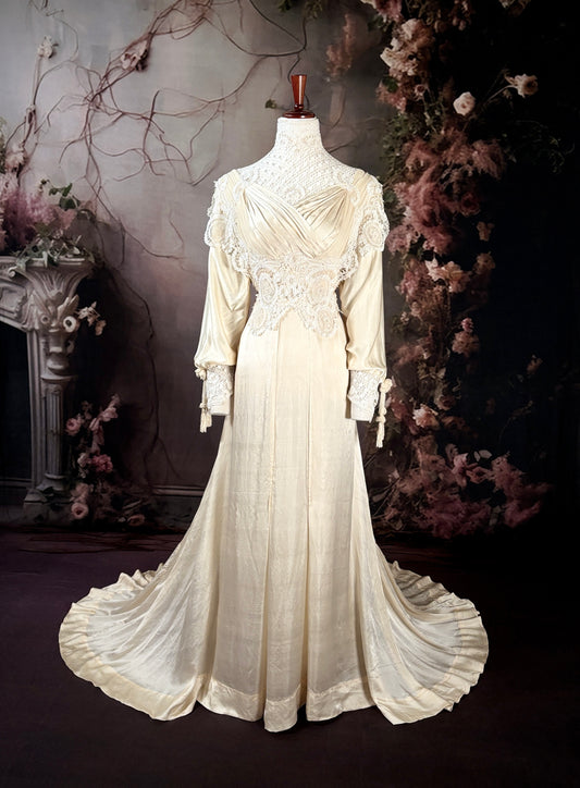 1800-1900 Little Rose Bridal 1800-1900 Little Rose Bridal