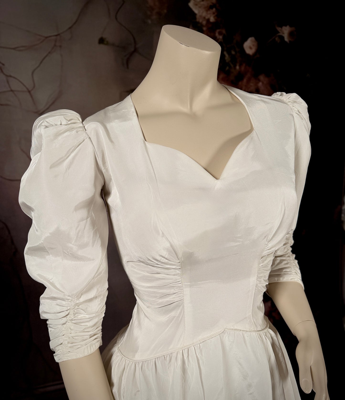 1950s Frail Taffeta Wedding Dress w/Trailing Train