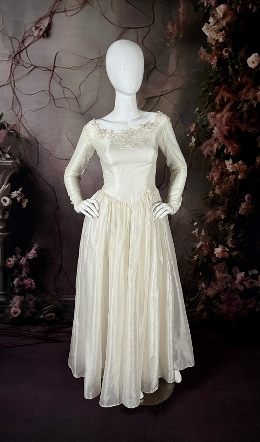 1960s Silk Shimmer Organza Wedding Dress W/Fitted Sleeves