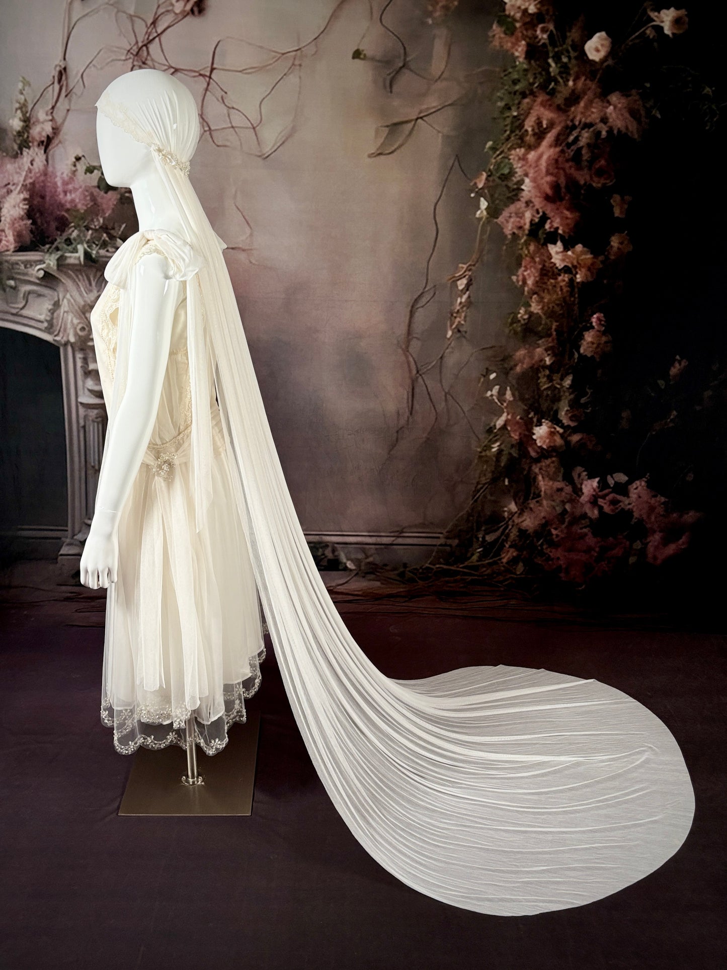 1920s Haute Couture Silk Tulle & Beaded Wedding Dress w/Juliet Veil