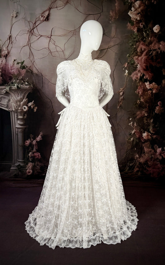 1980s Chantilly Lace Wedding Dress W/Bustled Tiered Skirt