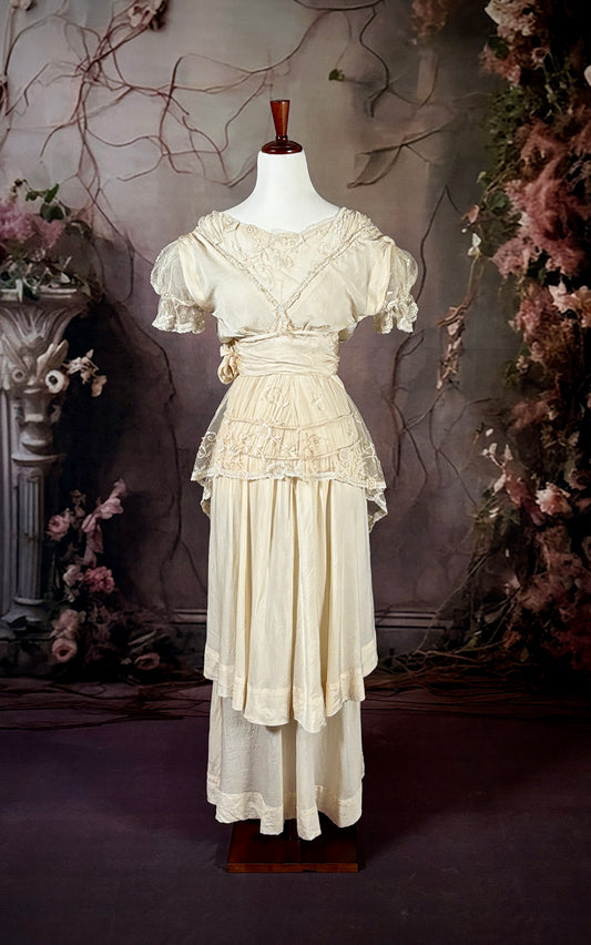 1900s Edwardian Silk Crepe & Tambour Emb. Tulle Wedding Dress