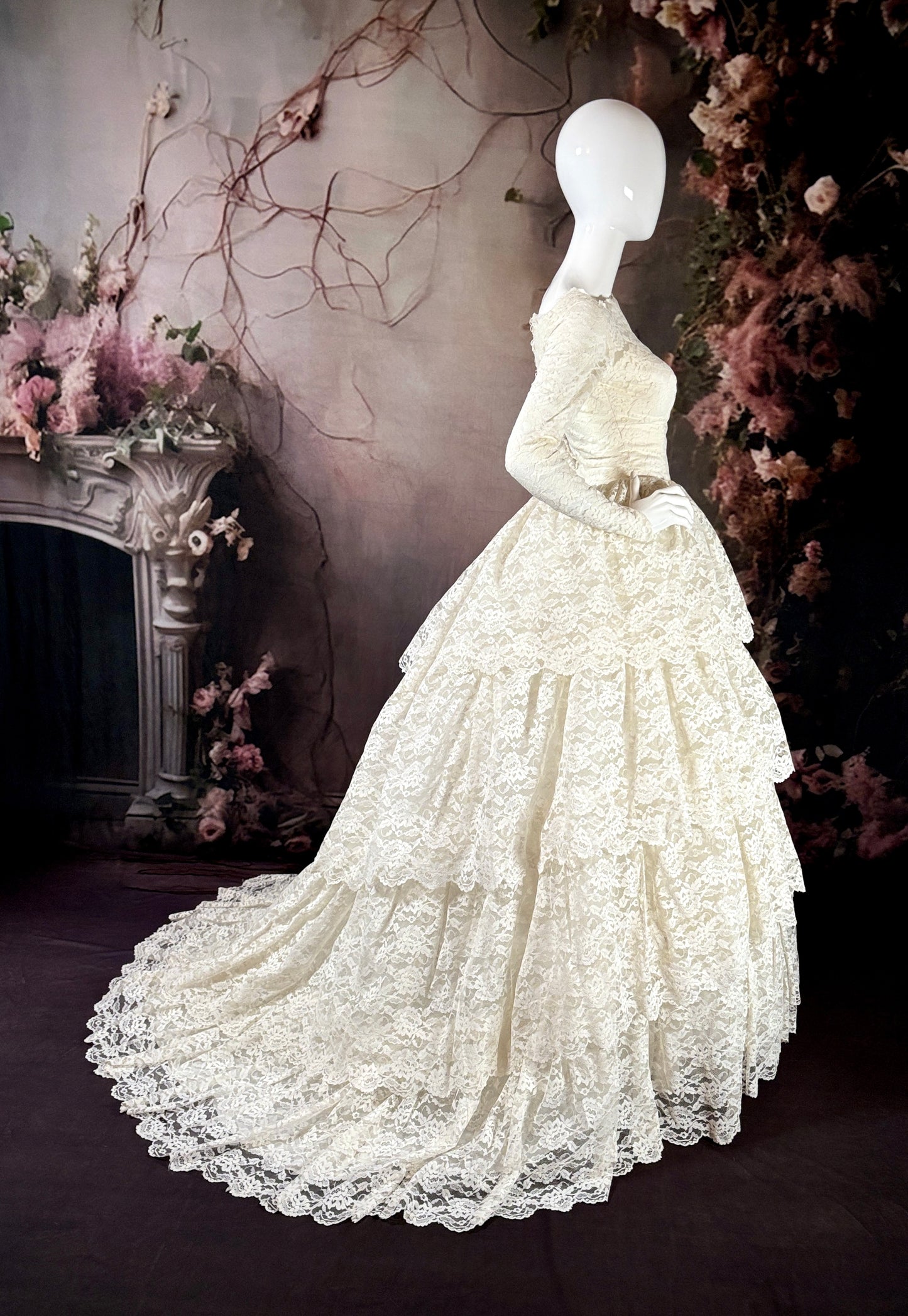 1950s Lace Cupcake Tiered Wedding Dress & Trailing Train