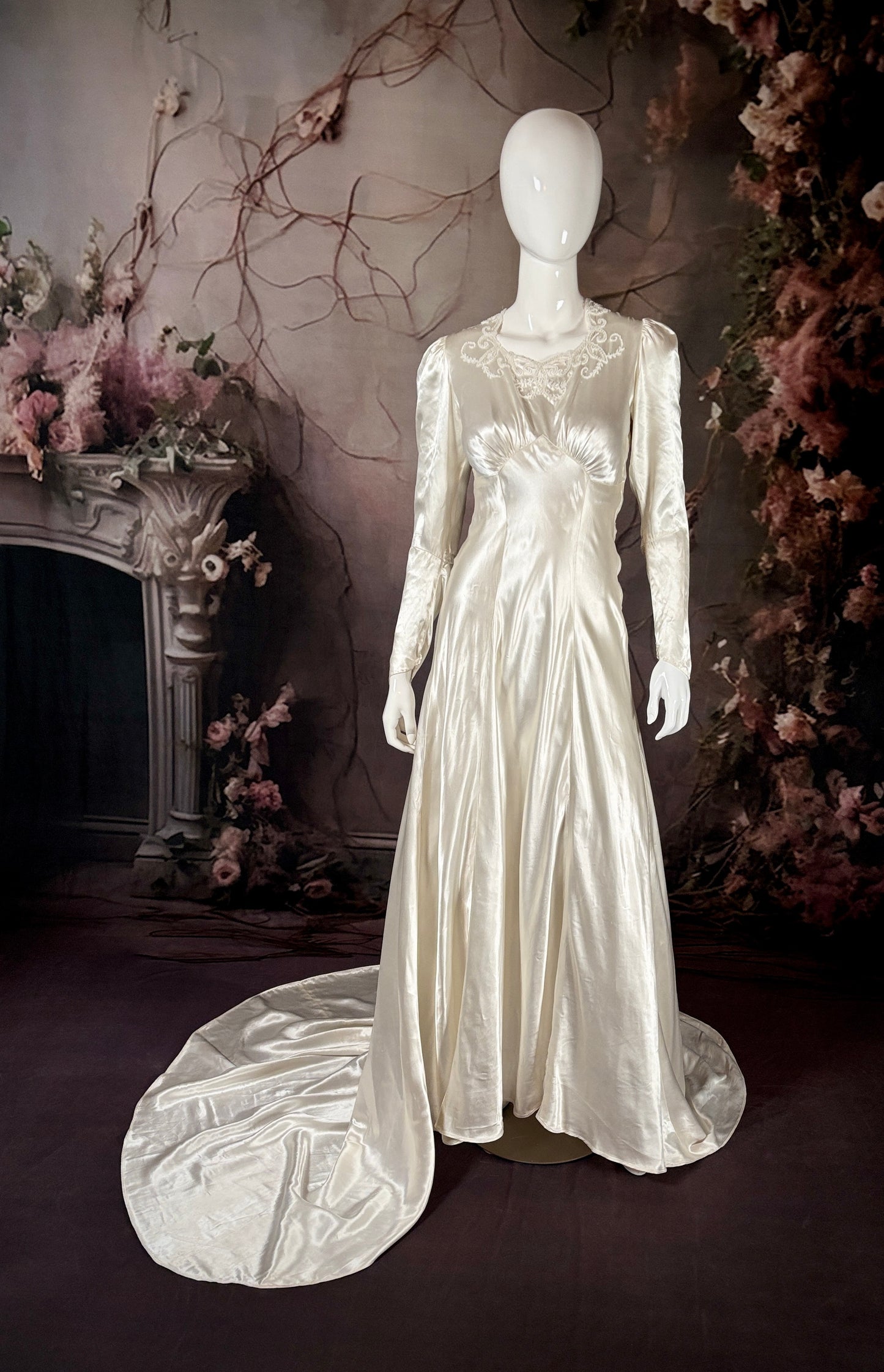 1930s Bias-Cut Candlelight Satin Wedding Dress w/Trailing Train size 8 1930s Bias-Cut Candlelight Satin Wedding Dress w/Trailing Train size 8