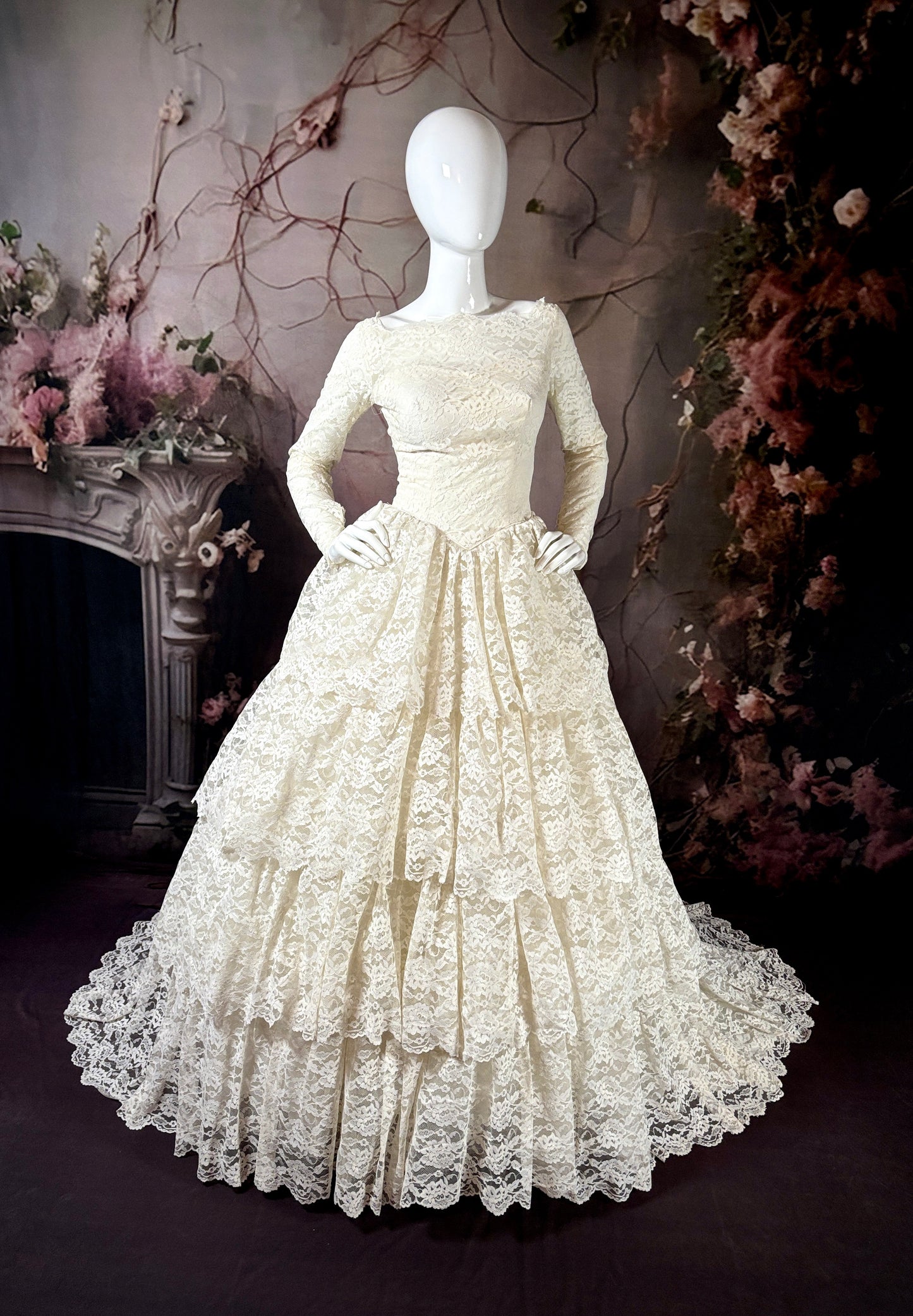1950s Lace Cupcake Tiered Wedding Dress & Trailing Train