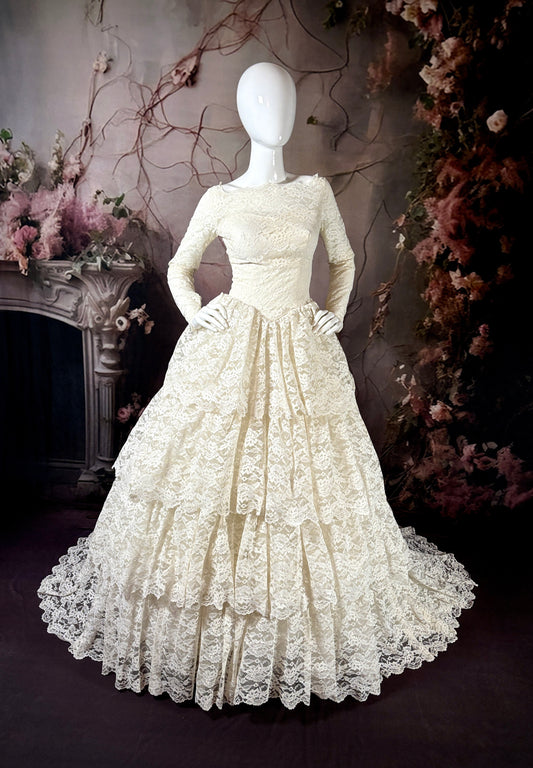 1950s Lace Cupcake Tiered Wedding Dress & Trailing Train