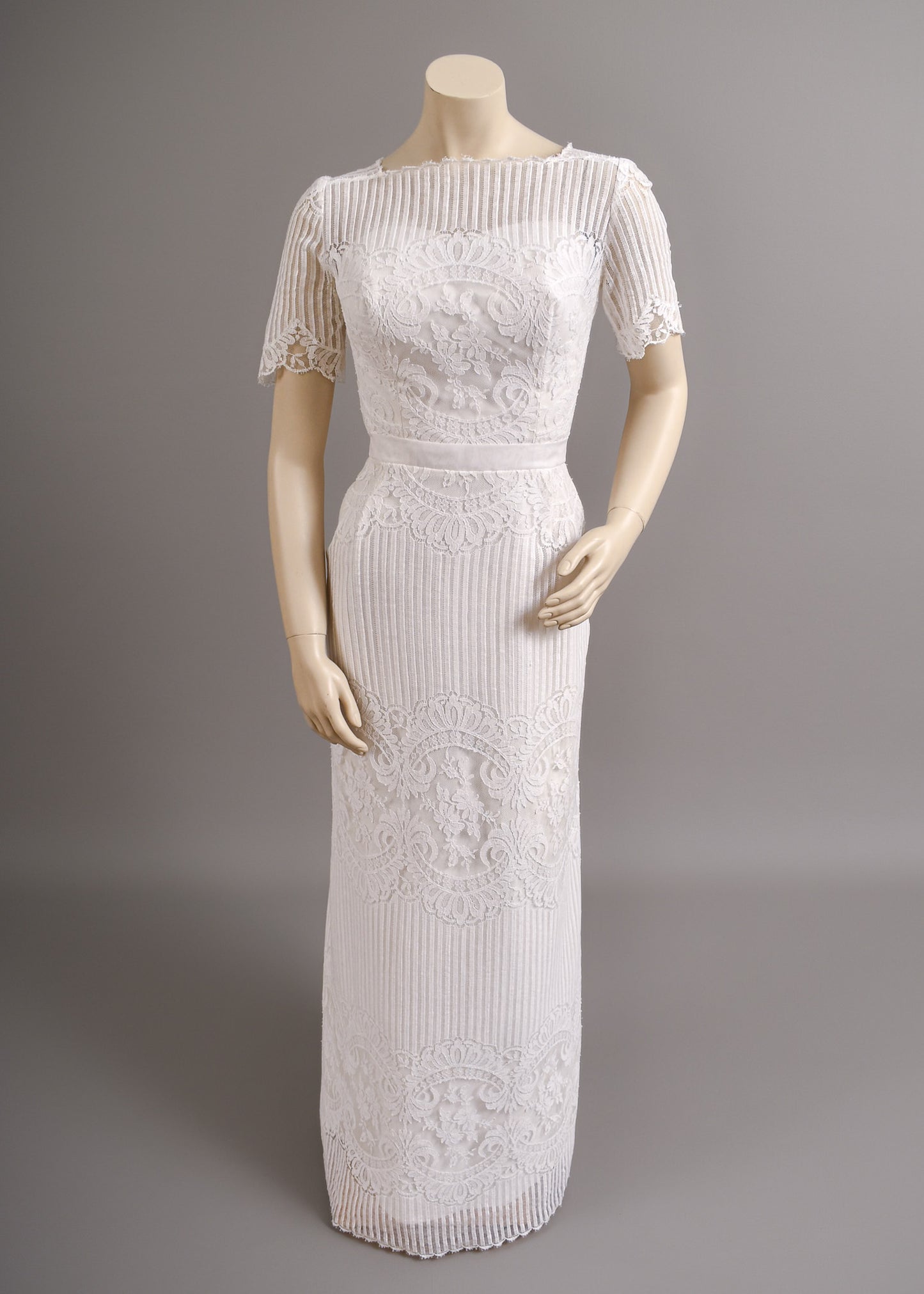 1960s Alfred Angelo Art Deco Silk Wedding Dress w/ Trailing Train Ivory Bridal Gown Size 2/4