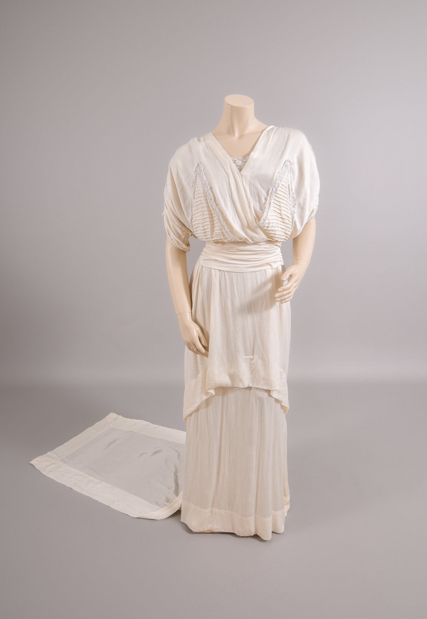 1920s Silk Crepe De' Chine Wedding Dress w/Trailing Train