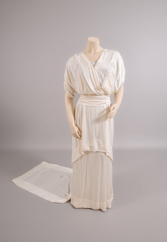 1920s Silk Crepe De' Chine Wedding Dress w/Trailing Train