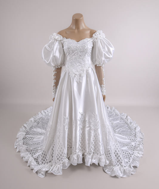 1980s Fairytale Slipper Satin Lattice Lace Wedding Gown W/Puff Sleeves & Chapel Train