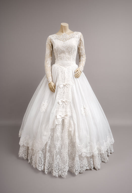 1950s Silk Organza & Lace Wedding Dress Size 4/6