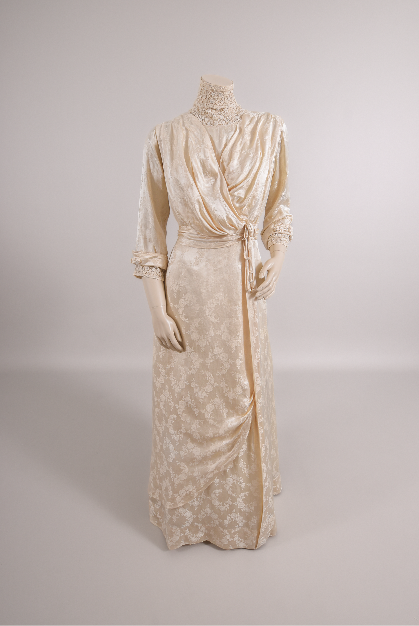 1900s Edwardian Floral Silk Satin Damask & Bobbin Lace Tea Gown