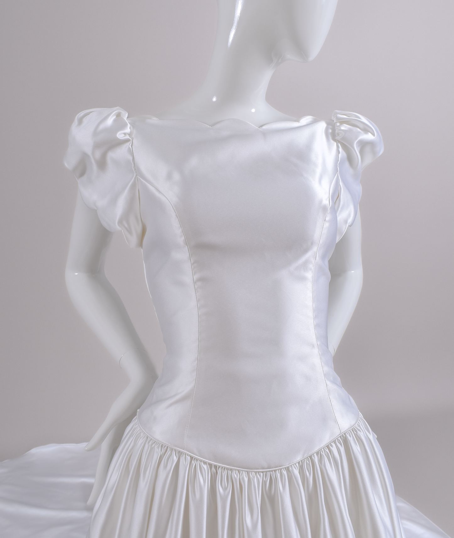 1990s Scalloped Satin w bows