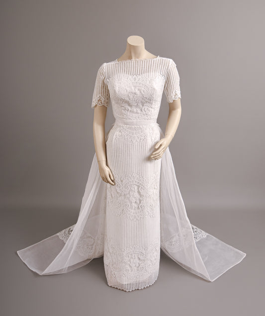 1960s Alfred Angelo Art Deco Silk Wedding Dress w/ Trailing Train Ivory Bridal Gown Size 2/4