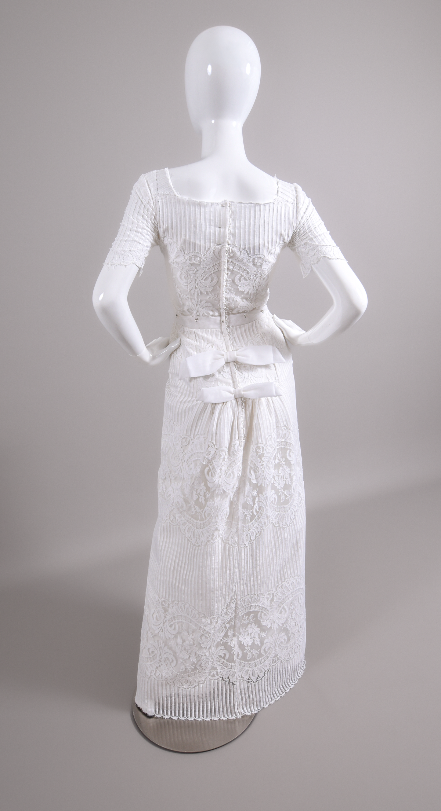 1960s Alfred Angelo Art Deco Silk Wedding Dress w/ Trailing Train Bridal Gown
