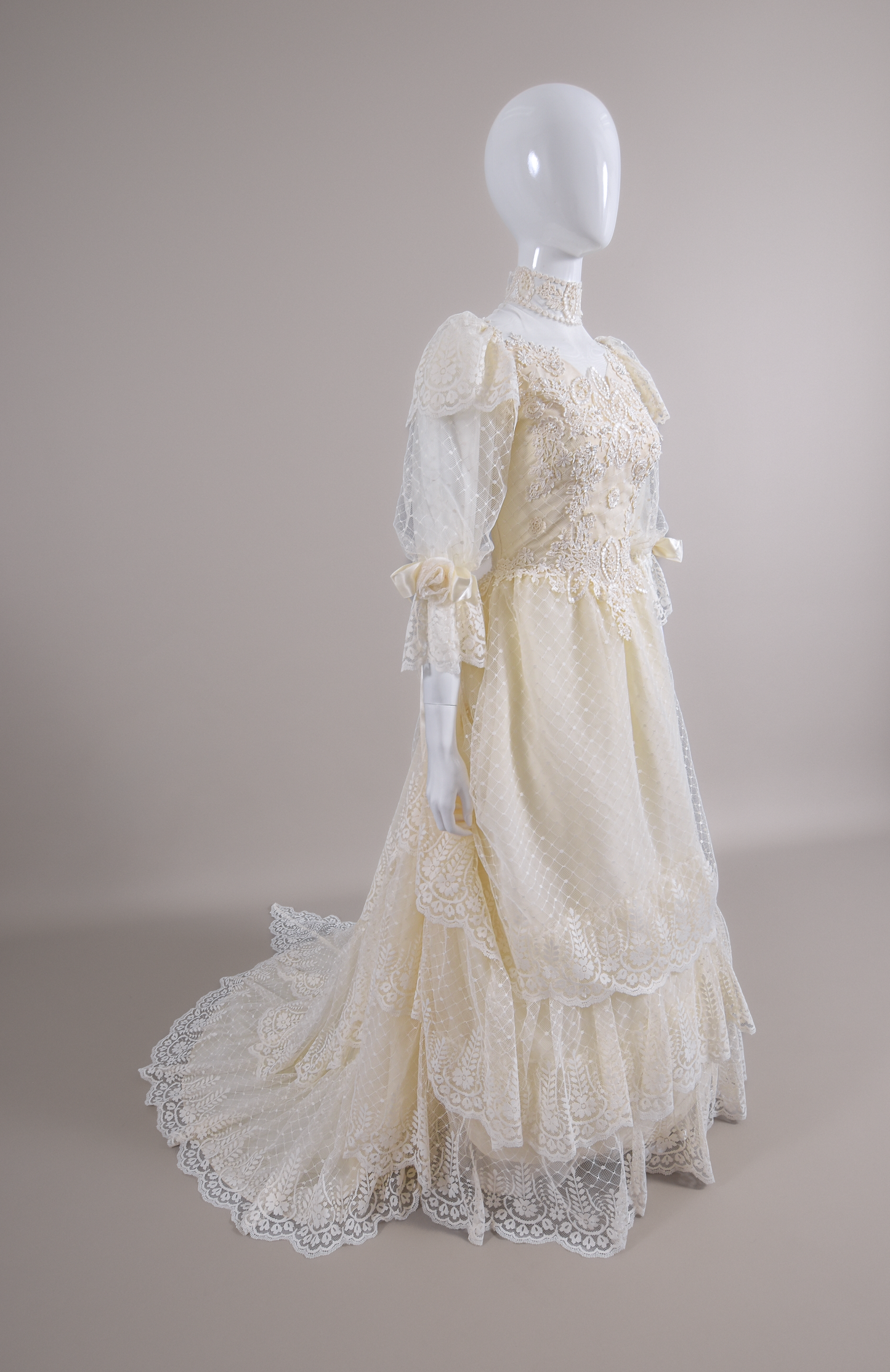 1980s Victorian-Inspired Dotted Tulle & Lace Wedding Dress w/Lace Rosettes & Cathedral Train