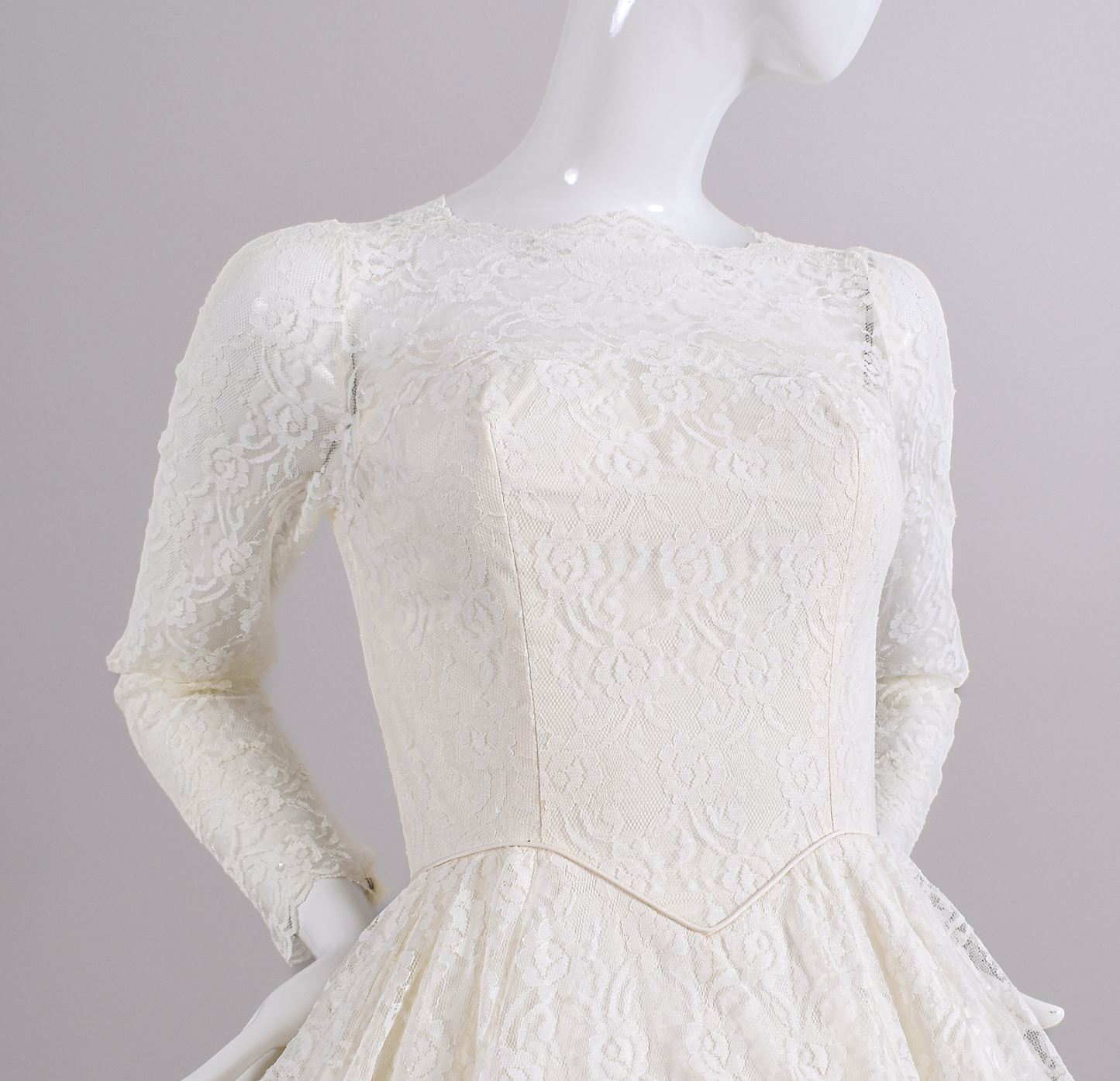 1950s Cupcake Tiered Venetian Lace Wedding Dress W/Satin Bows & Trailing Train