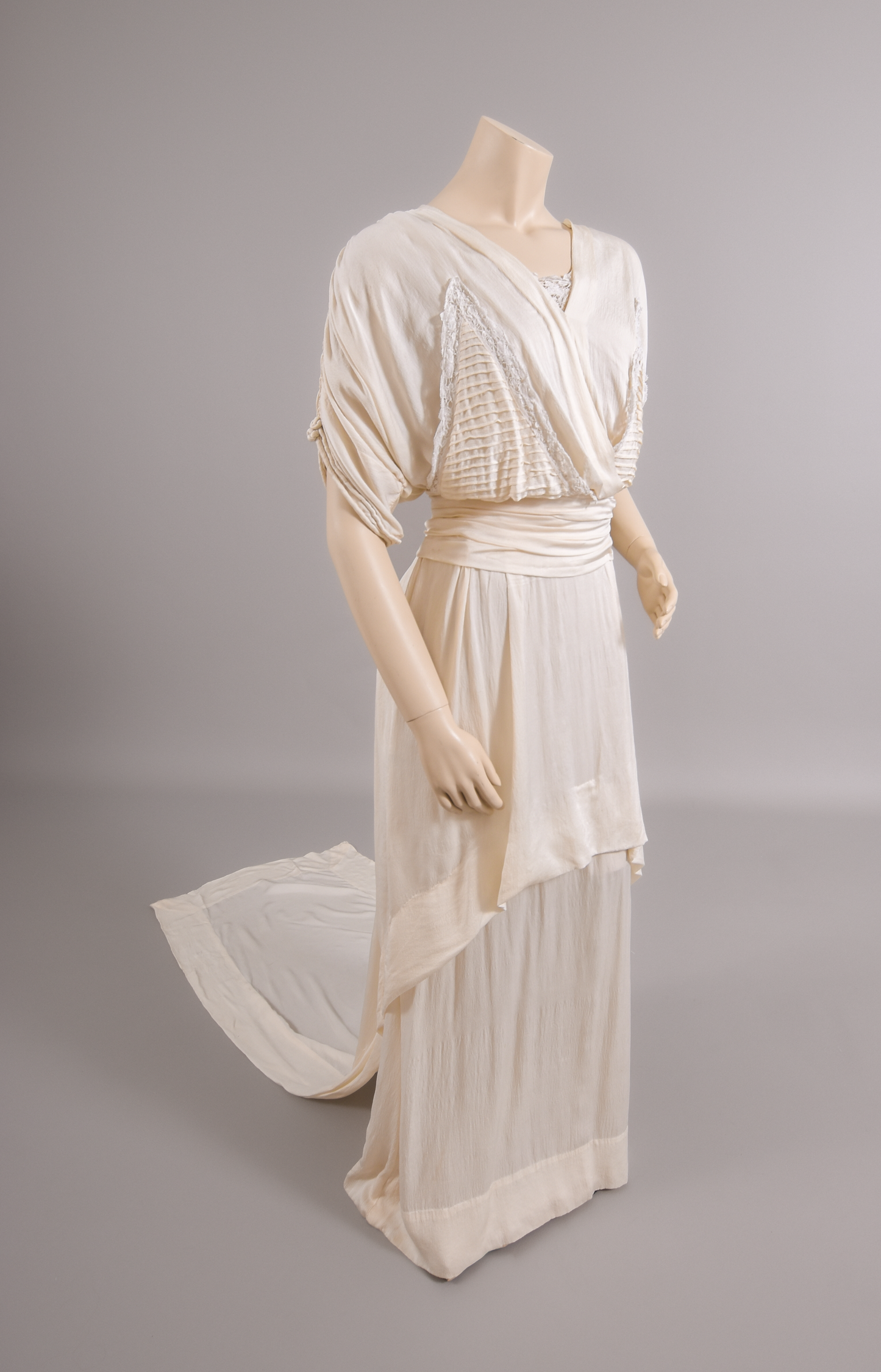 1920s Silk Crepe De' Chine Wedding Dress w/Trailing Train