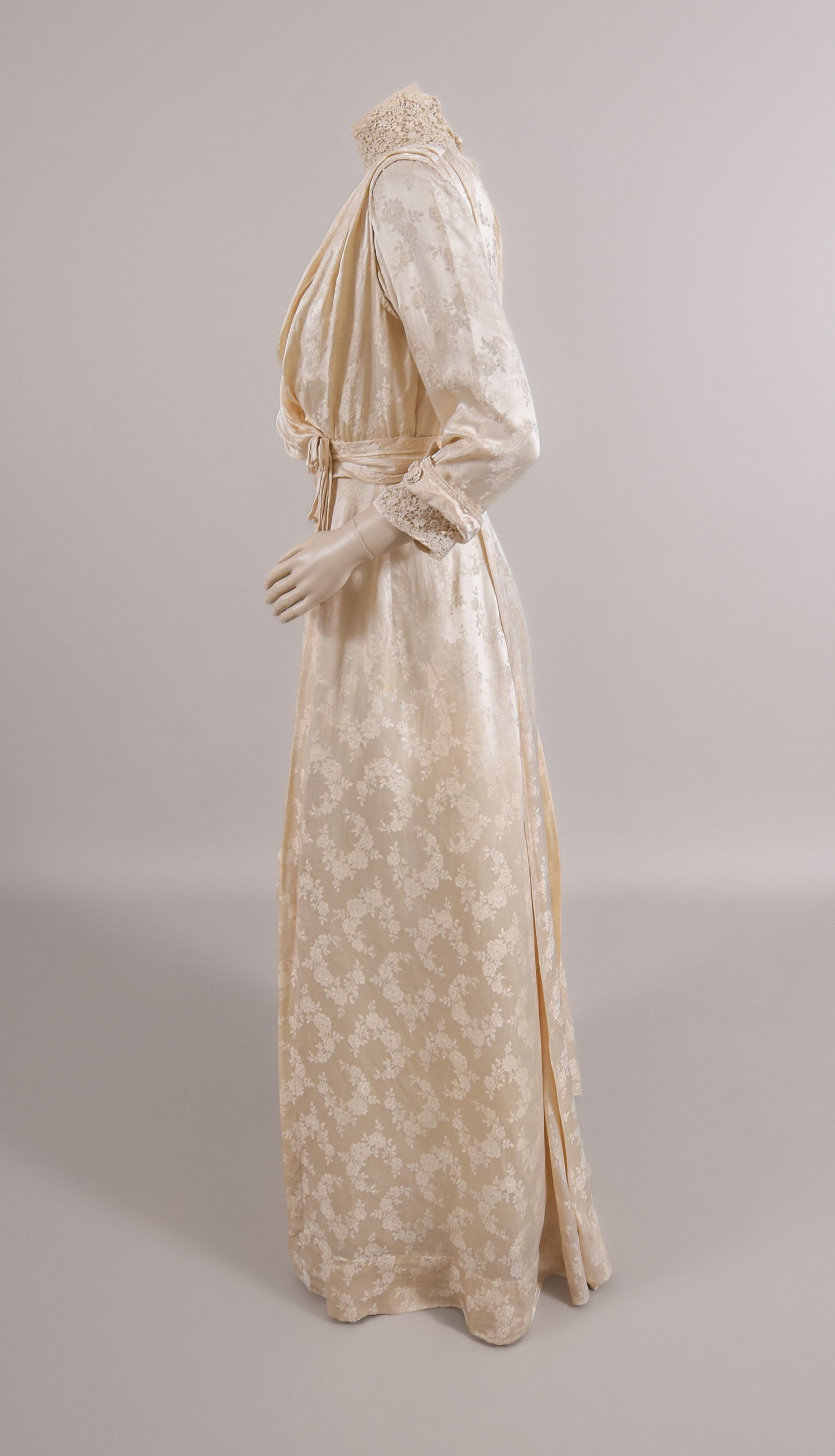 1900s Edwardian Floral Silk Satin Damask & Bobbin Lace Tea Gown