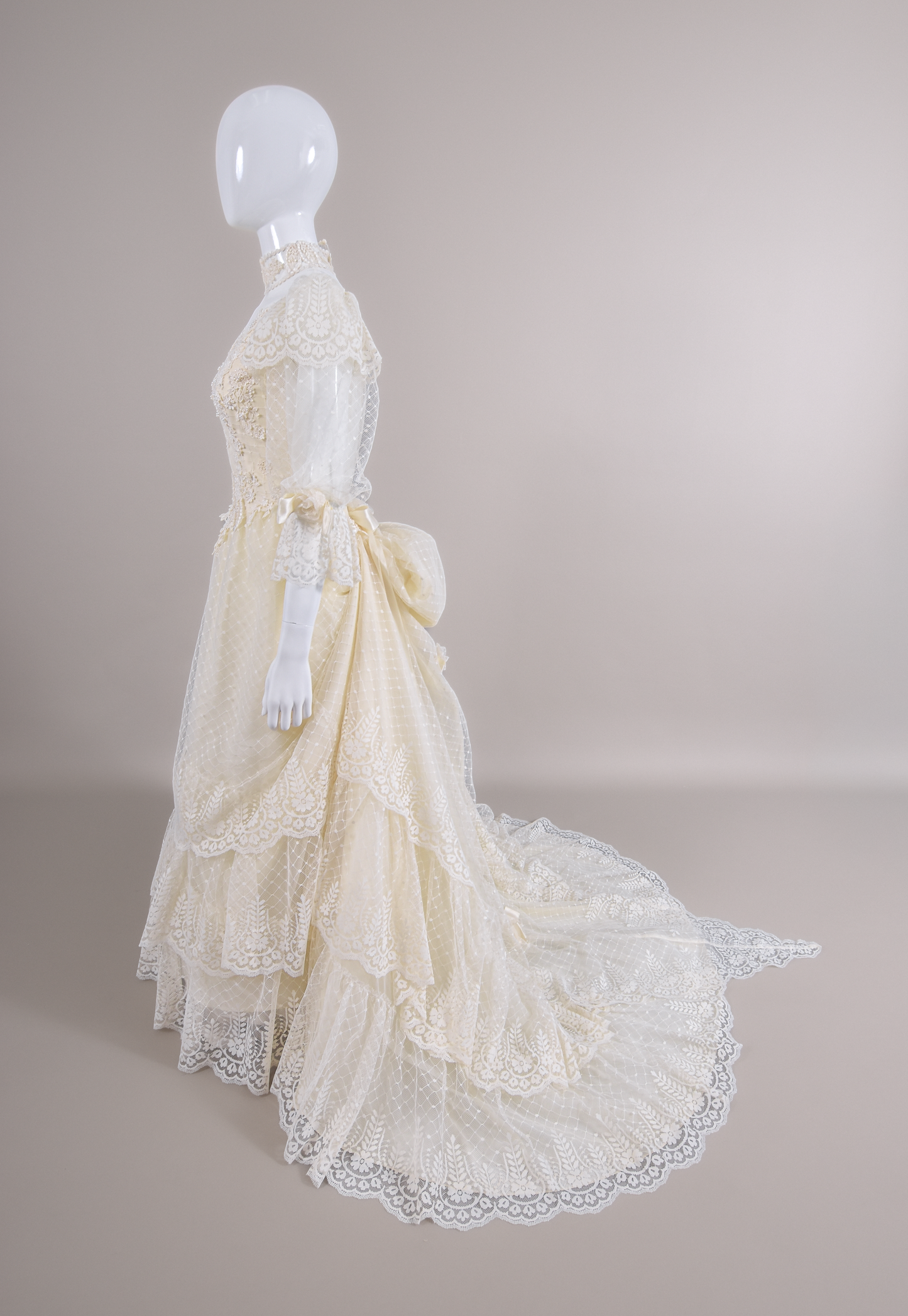 1980s Victorian-Inspired Dotted Tulle & Lace Wedding Dress w/Lace Rosettes & Cathedral Train