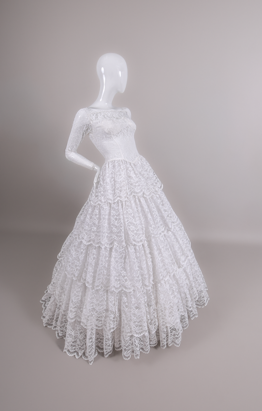 1950s Cupcake Tiered Lace Wedding Dress w/Brush Train