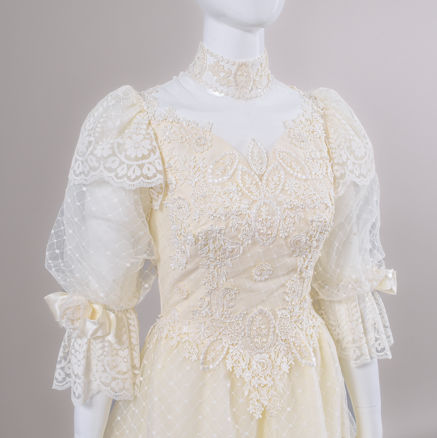 1980s Victorian-Inspired Dotted Tulle & Lace Wedding Dress w/Lace Rosettes & Cathedral Train