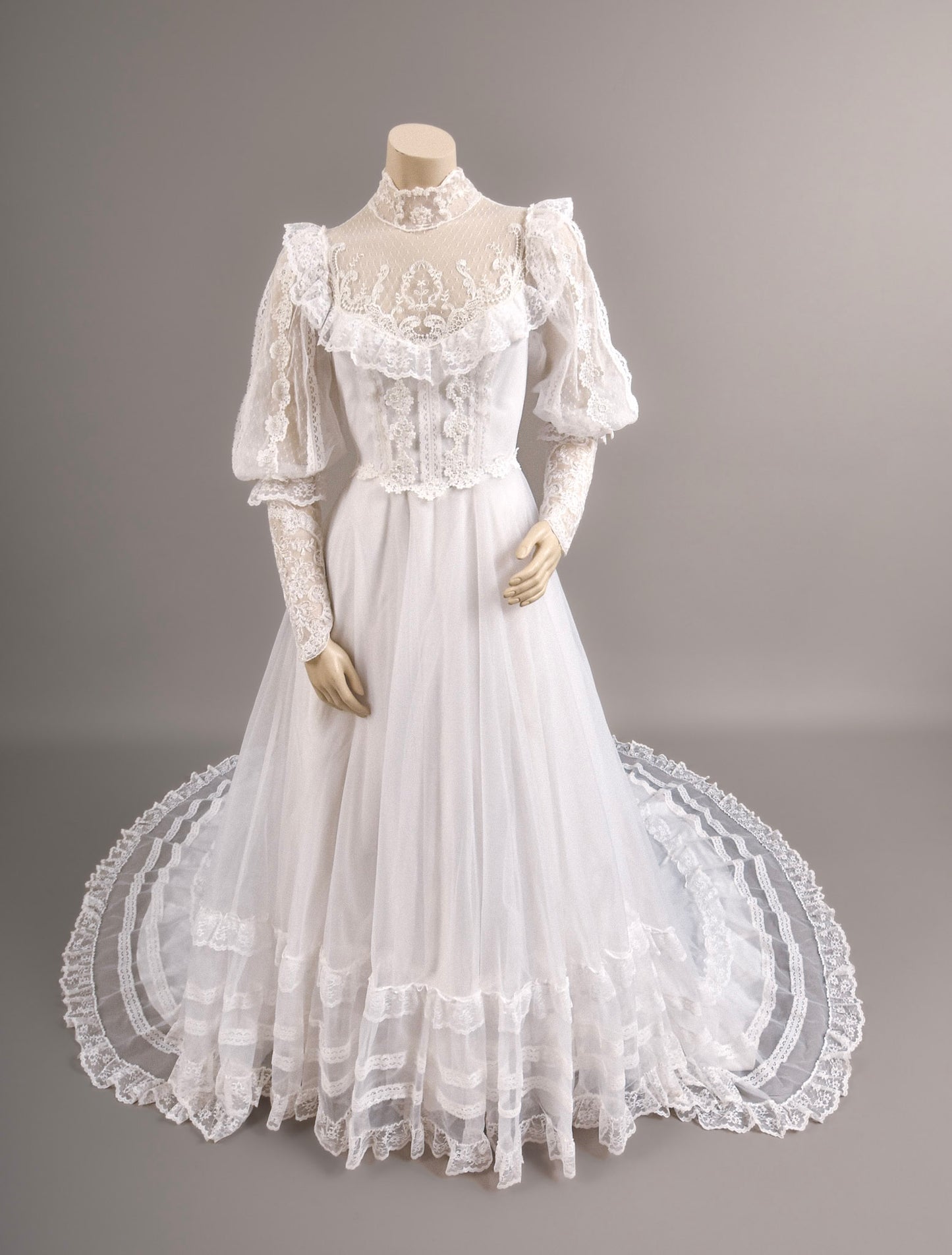 1970s Prairie Boho Wedding Dress, Swiss Lace & Silk w/Trailing Train Size w/Veil