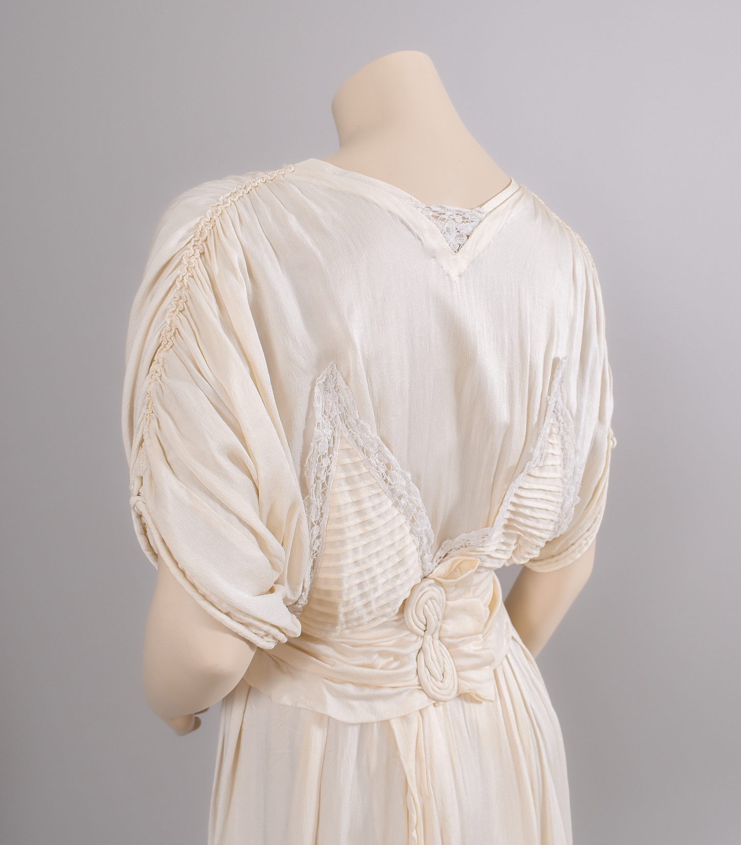 1920s Silk Crepe De' Chine Wedding Dress w/Trailing Train