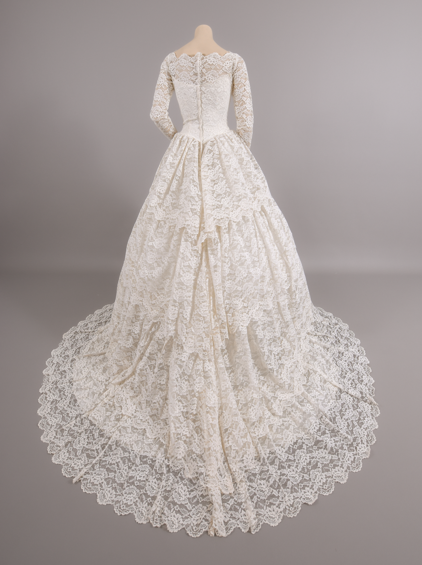 1950s Lace Cupcake Tiered Wedding Dress w/Trailing Train