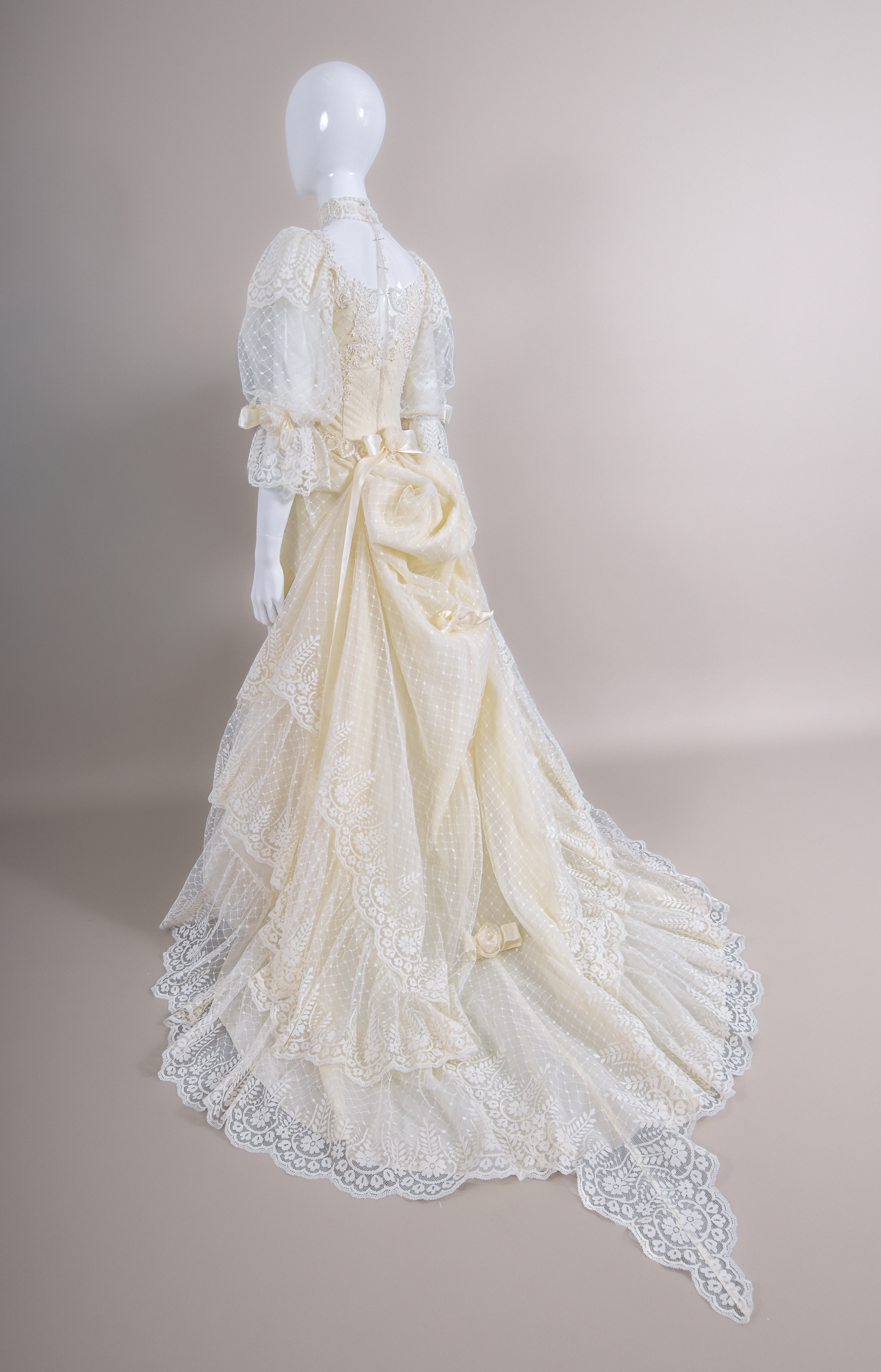 1980s Victorian-Inspired Dotted Tulle & Lace Wedding Dress w/Lace Rosettes & Cathedral Train