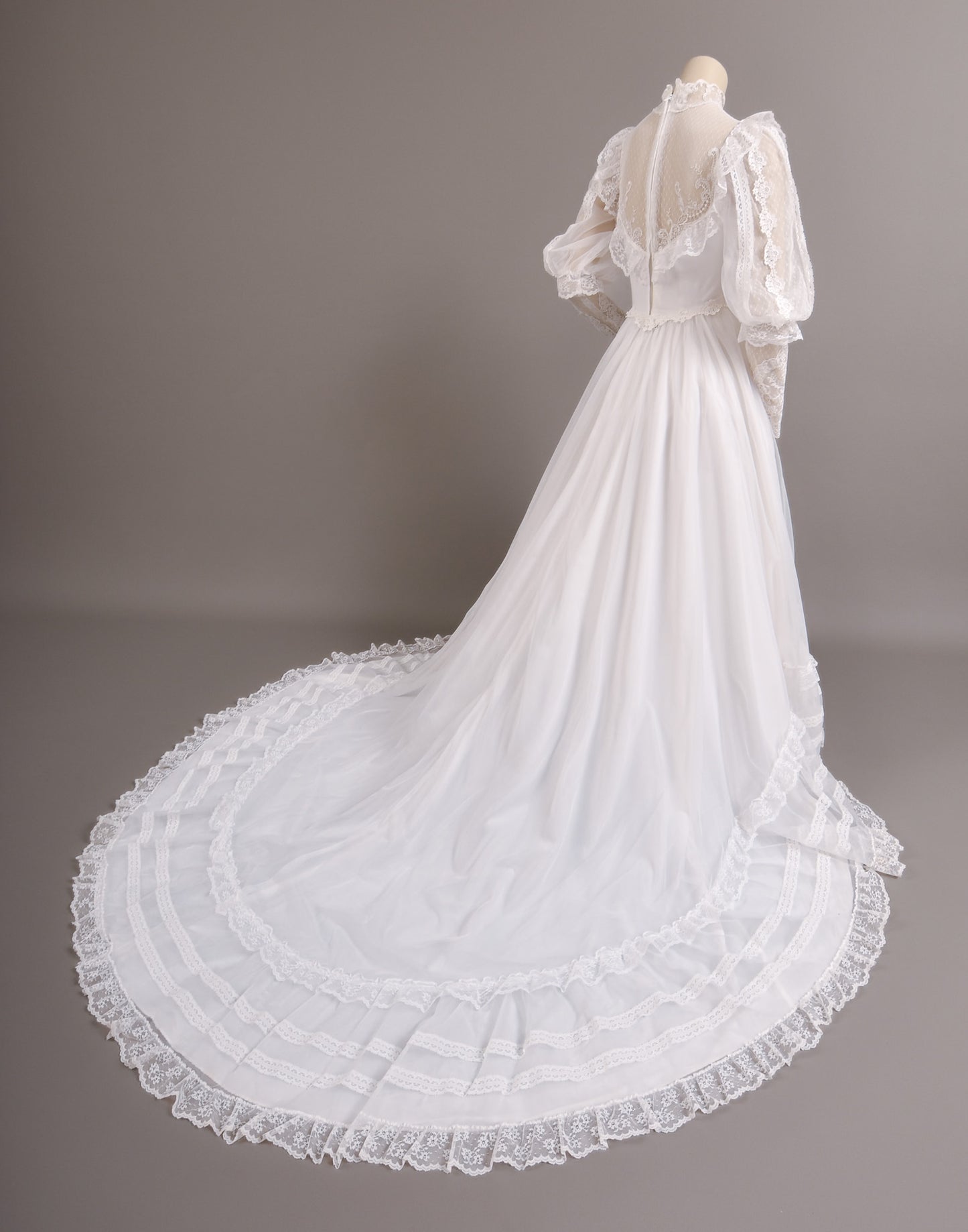 1970s Prairie Boho Wedding Dress, Swiss Lace & Silk w/Trailing Train Size 2/4