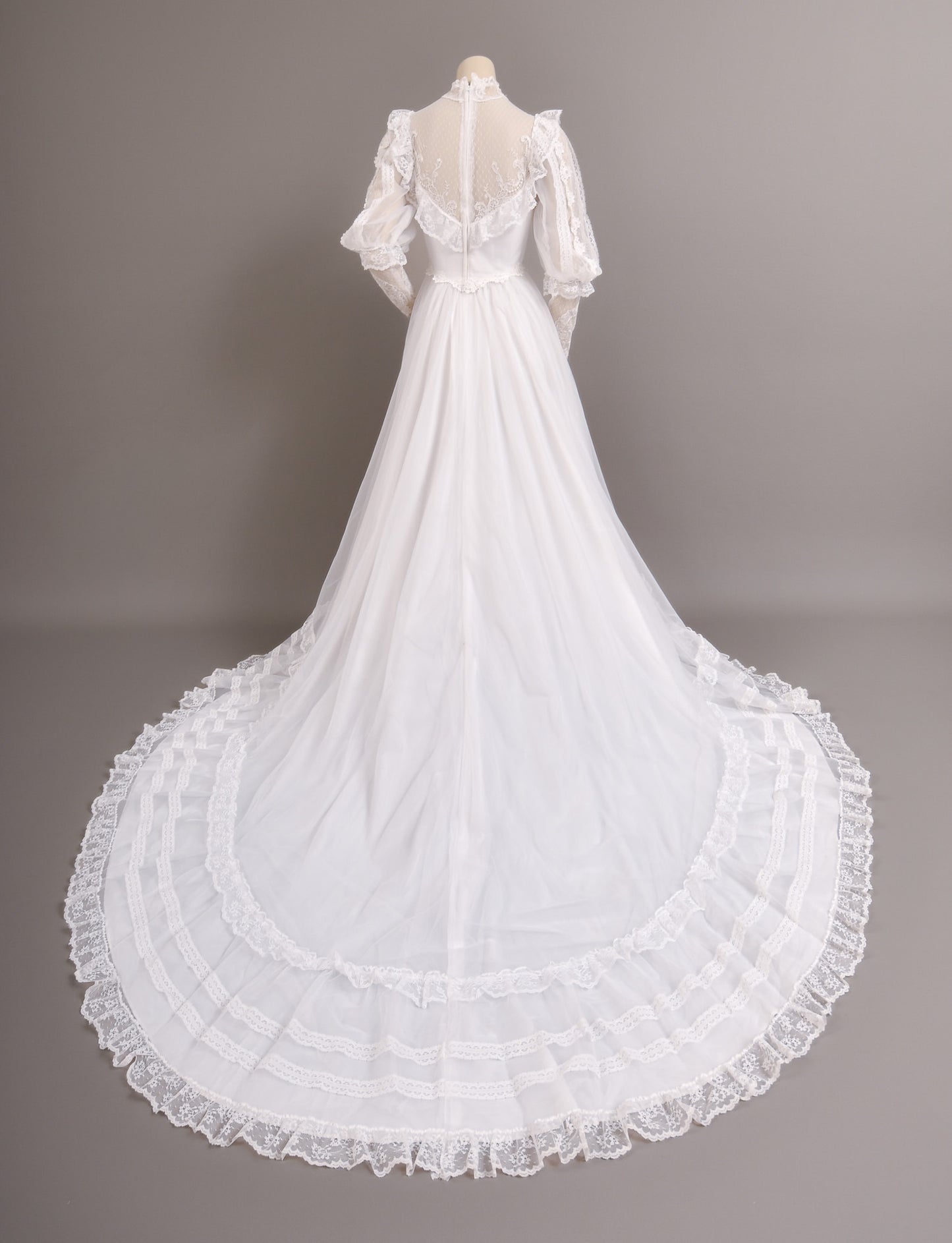 1970s Prairie Boho Wedding Dress, Swiss Lace & Silk w/Trailing Train Size 2/4