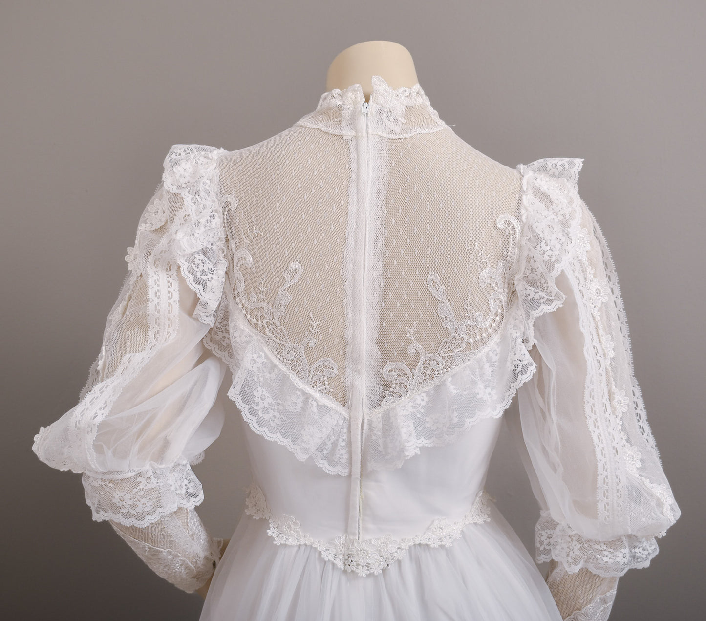 1970s Prairie Boho Wedding Dress, Swiss Lace & Silk w/Trailing Train Size 2/4