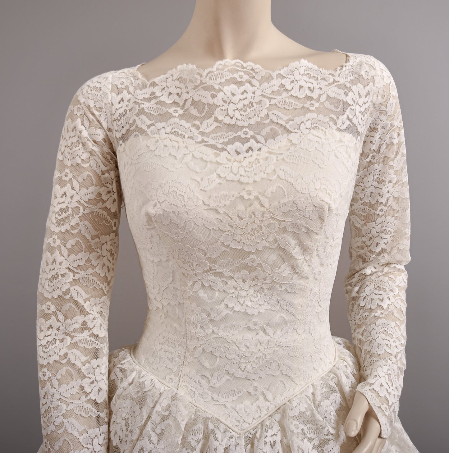 1950s Lace Cupcake Tiered Wedding Dress w/Trailing Train