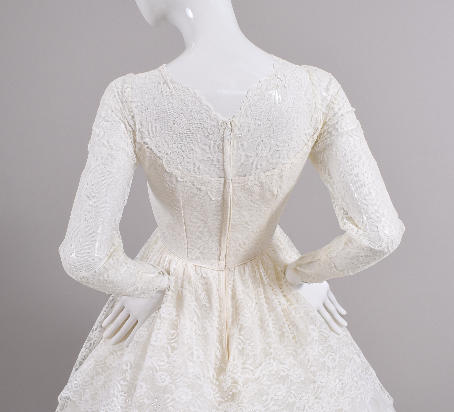 1950s Cupcake Tiered Venetian Lace Wedding Dress W/Satin Bows & Trailing Train