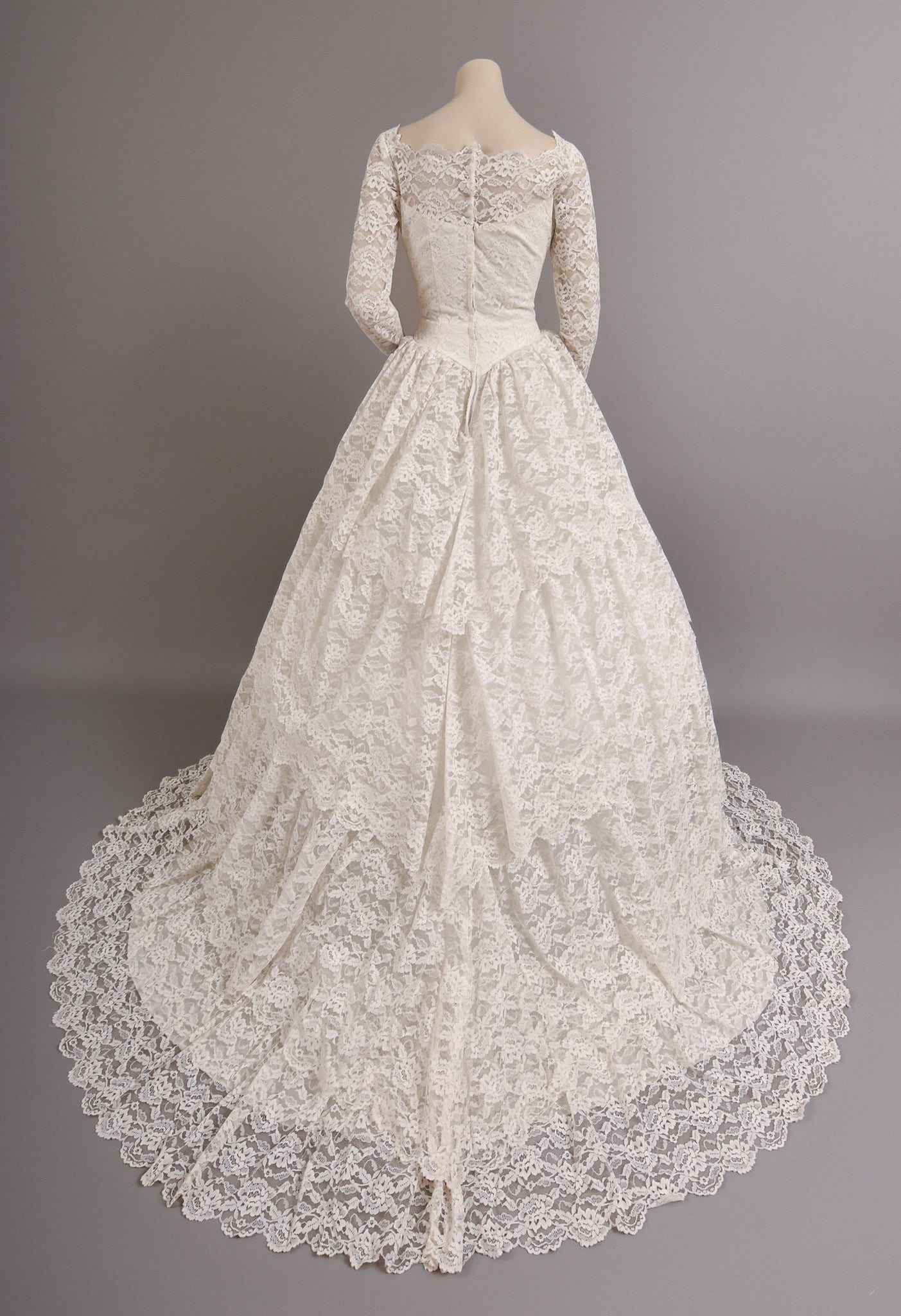 1950s Lace Cupcake Tiered Wedding Dress w/Trailing Train