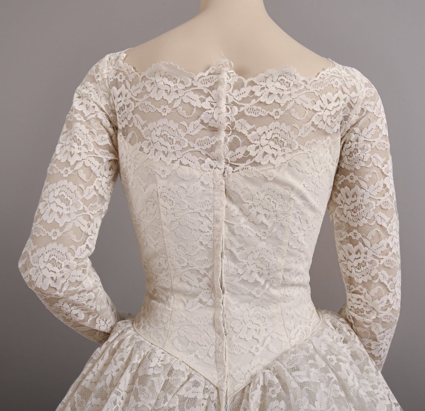 1950s Lace Cupcake Tiered Wedding Dress w/Trailing Train